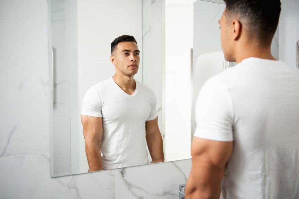 Morning hygiene concept. Back side portrait of young brunette muscular male in white t-shirt looking at his reflection on mirror in bathroom SSUCv3H4sIAAAAAAAEAH1TTY/bIBC9V+p/iDjHqh0cf/TW3lZqpd6rPQwwiVEwWIBbVav894KJE7yK9uZ5z+/NDDPz9vnTbkcYOMnJ191bjEIslZqdt+Cl0QEu9zfcohZocwSF9MZKUDnIwPNBw4gB1LNSEb4uJHEe/OzQxWQ3iIPHc/BI4N0iVfQ7xbuVWMigCBR50R6tNNaRfUa6mUXyp3QclQKNZnZk5a/7D/y+z1IJqc/uyw/QYgR7eer8ooUx9mGZPl7X5uGMmv97tBKFw+xDqc4bfsl7ClRFNykOzd339Y4TYRFG5+XyoBt11W7kVXPYxC19ZsfkeSllGow37xx/oZkUbky+sbgK3D+tDCfjpF+c3DurZttZ/9Cnj2u2FhYVQlqLmwVpOXa0p1AgdG1Rt11XQMegqHp24tAfKW+SZSqHXP6GJx7zxYJZSJPt1B/DQcUfaJZ5spKHmWcy44dlx1cZN7P2Nk6UHKp+bYooYyZgKo7kFGxxxQdwLijEime5eDgqM2aptPFLzyS5EhFOIYYVPZRHWh+PZUfbpq3LmqznE+YmRd5luqhBBmopcsWlWCqmHWKHddGKjhY1q6qClfWx6E990/aclScU4RWv/wHbe51ICAQAAA==